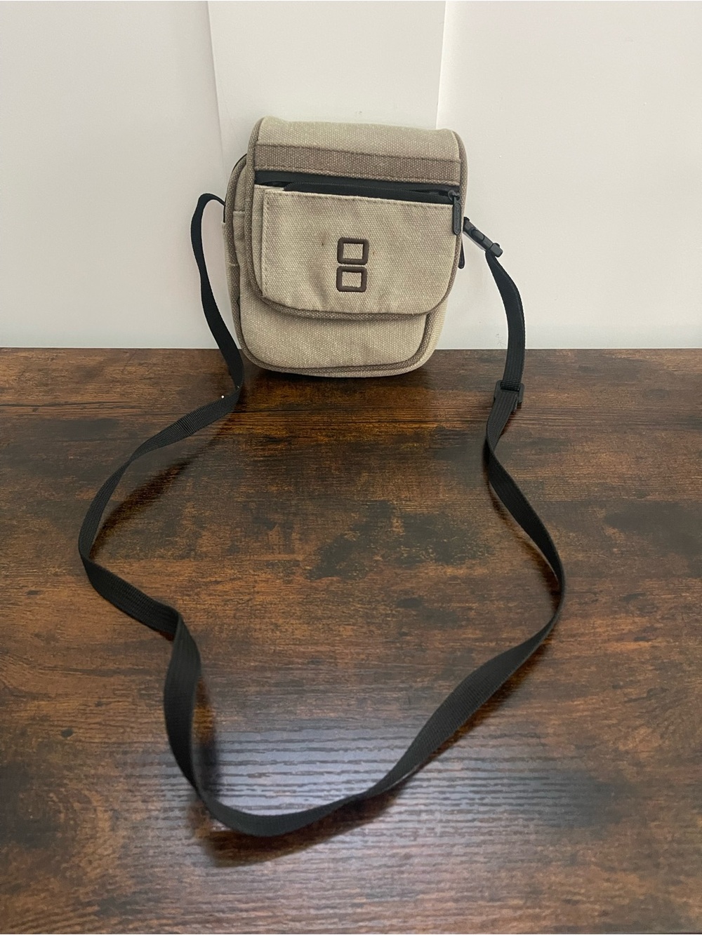 Nintendo DS Beige Canvas Camera/Tablet Crossbody Case with Black Strap